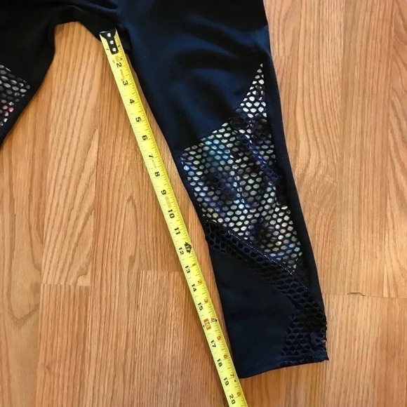 Fabletics Clover Capri Leggings Optical Floral XS - Picture 6 of 9